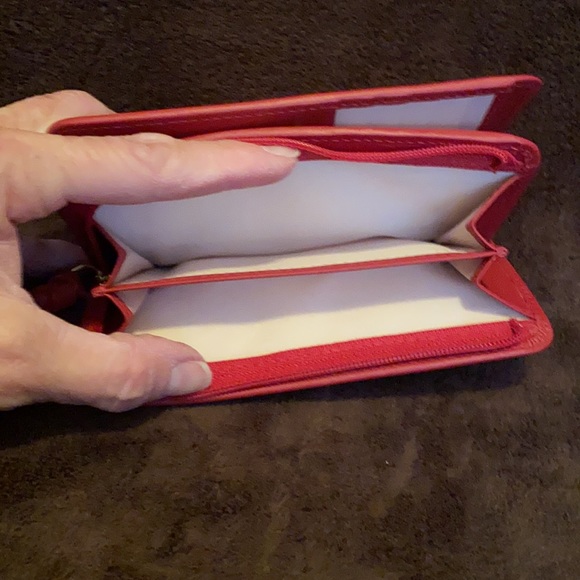 NWOT Radley wallet. - Picture 4 of 6